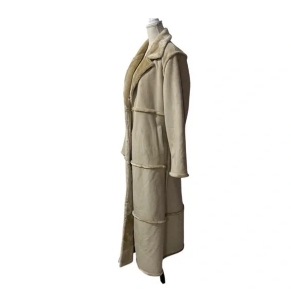 Chic Tan Teddy Jacket for Women - Picture 3 of 5